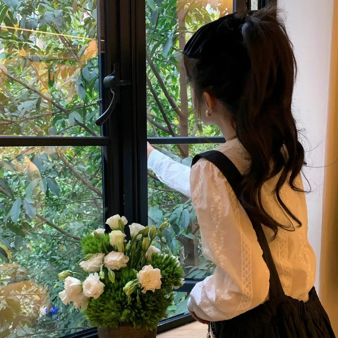 明月照尖东